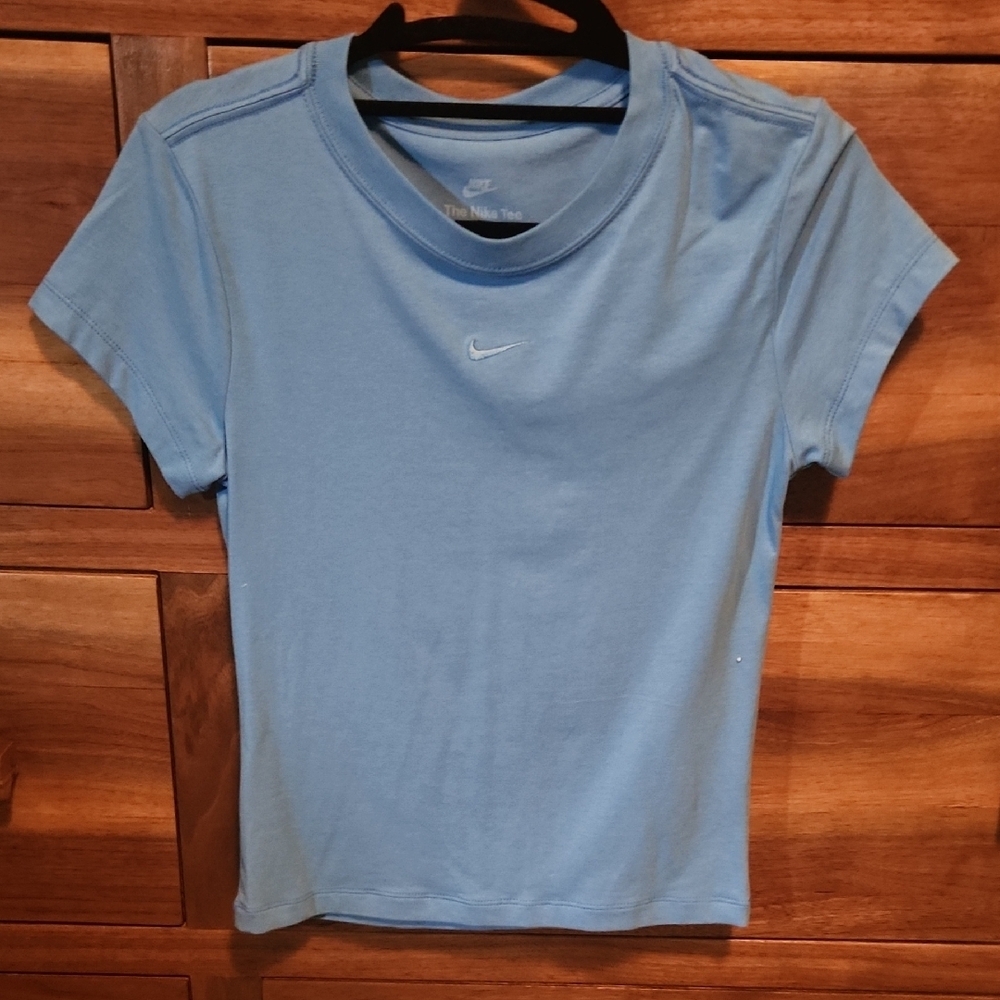 Nike Blue Fitted T-Shirt with Cuffed Short Sleeves Cotton Casual Athleisure